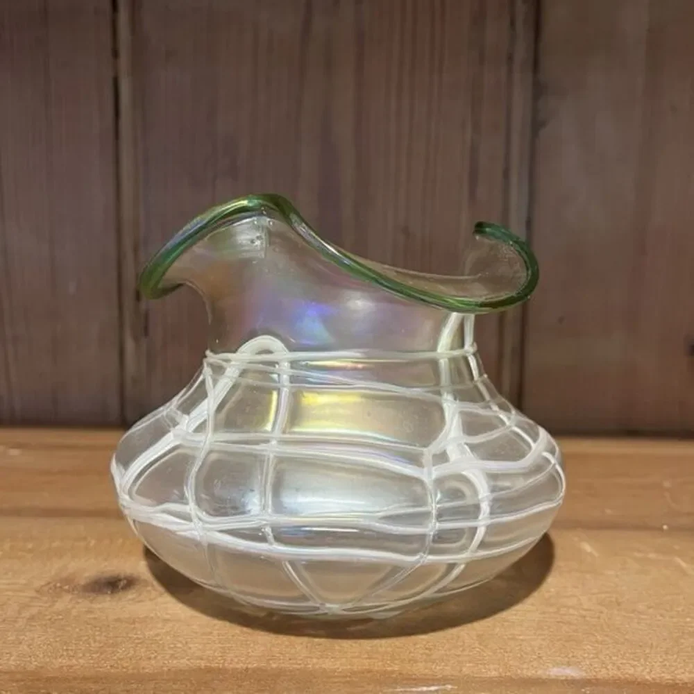 Antique Loetz Threaded Pearlescent & Green Art Nouveau Iridescent Glass‎ Vase
